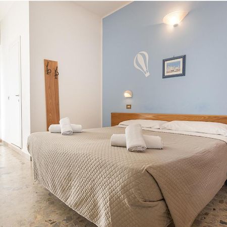VIAGGY Hotel Santiago Rimini Esterno foto