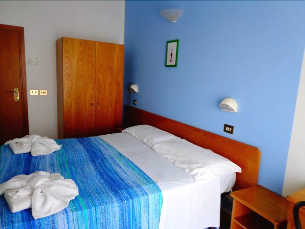 VIAGGY Hotel Santiago Rimini Esterno foto