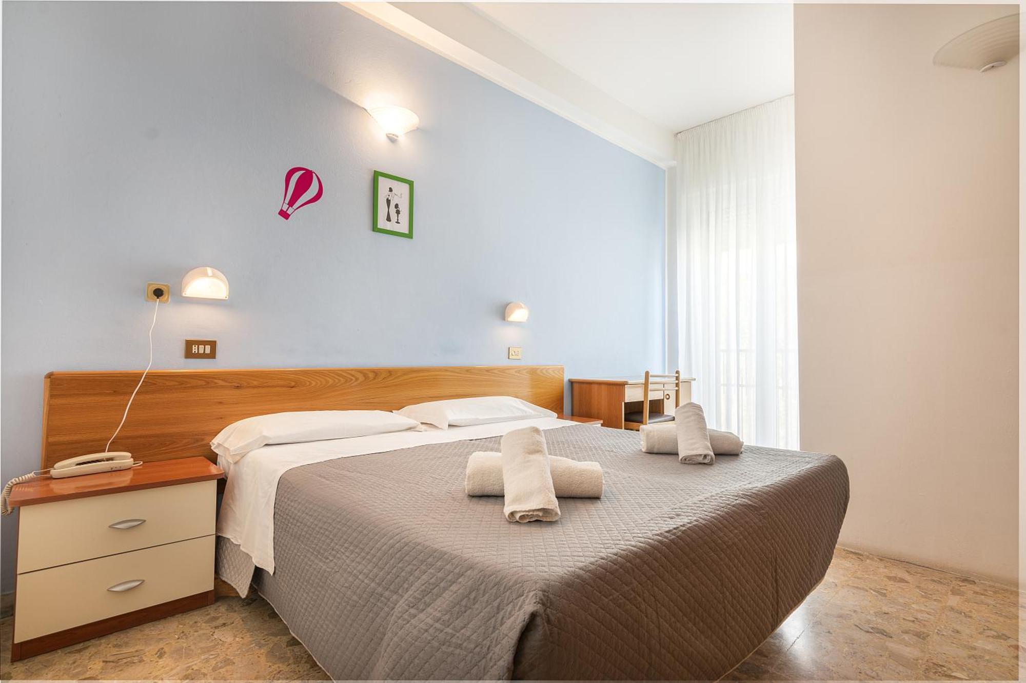 VIAGGY Hotel Santiago Rimini Esterno foto